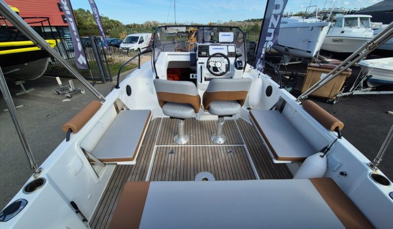 BENETEAU – FLYER 7   SUNdeck complet