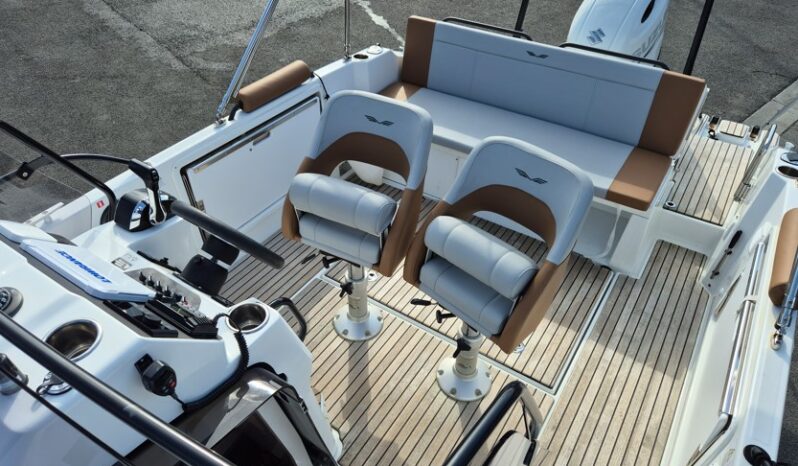 BENETEAU – FLYER 7   SUNdeck complet